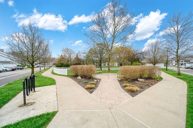 2738 S Knightsbridge Circle, Ann Arbor, MI 48105