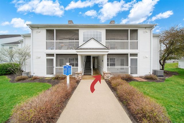 2738 S Knightsbridge Circle, Ann Arbor, MI 48105