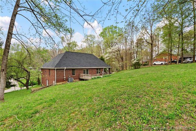 7490 Cunningham Sarles Road, Borden, IN 47106