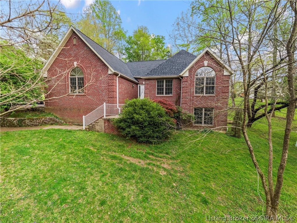 7490 Cunningham Sarles Road, Borden, IN 47106