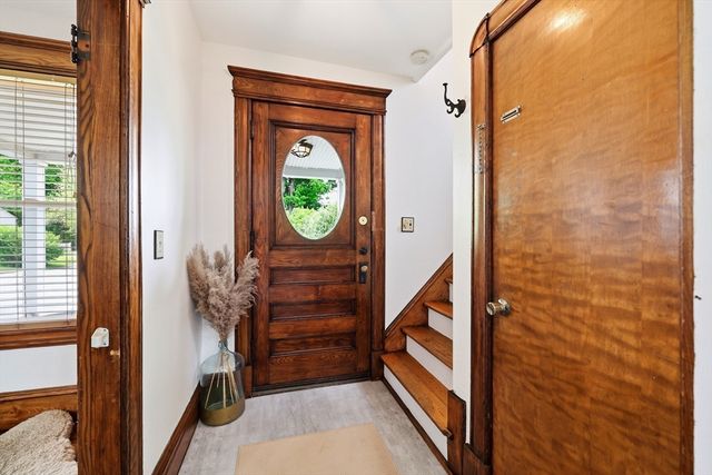 9 Callender Ave, East Longmeadow, MA 01028