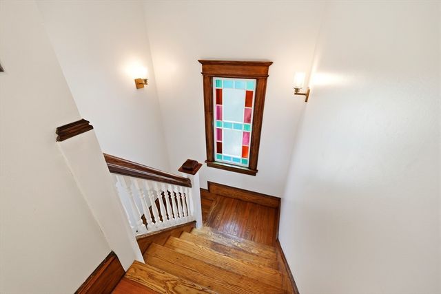 9 Callender Ave, East Longmeadow, MA 01028