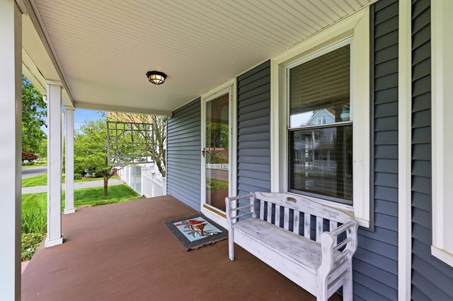 9 Callender Ave, East Longmeadow, MA 01028