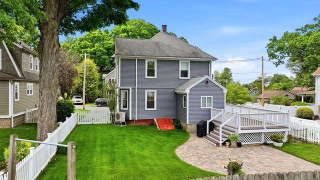 9 Callender Ave, East Longmeadow, MA 01028