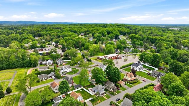 9 Callender Ave, East Longmeadow, MA 01028