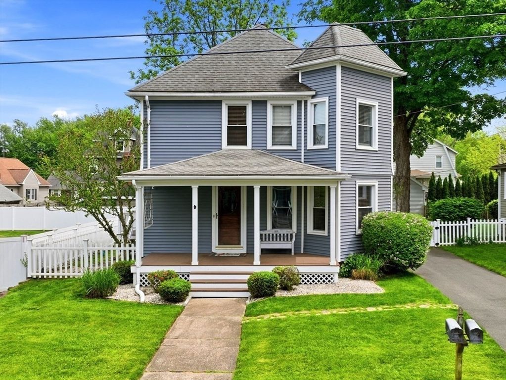 9 Callender Ave, East Longmeadow, MA 01028