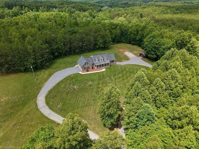 383 Simmons Road, Pilot Mountain, NC 27041