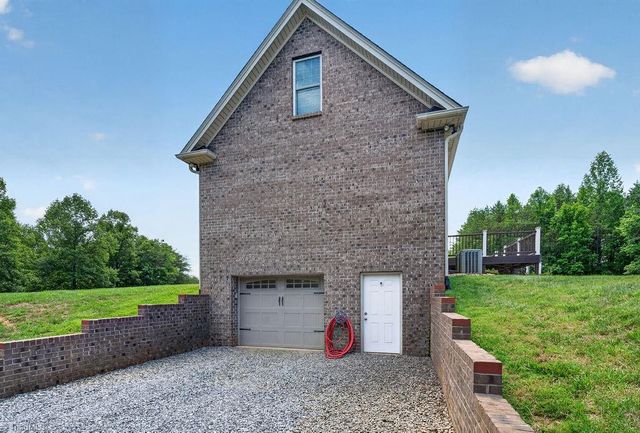 383 Simmons Road, Pilot Mountain, NC 27041