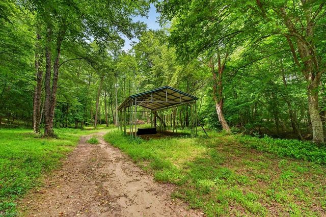 383 Simmons Road, Pilot Mountain, NC 27041