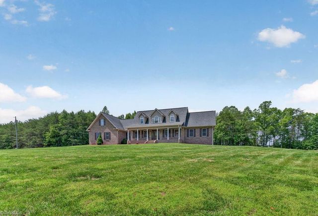 383 Simmons Road, Pilot Mountain, NC 27041