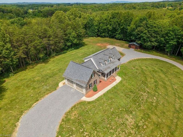 383 Simmons Road, Pilot Mountain, NC 27041