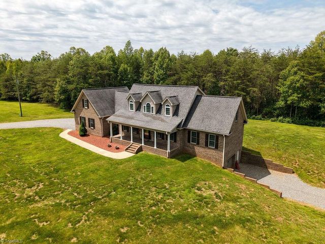 383 Simmons Road, Pilot Mountain, NC 27041