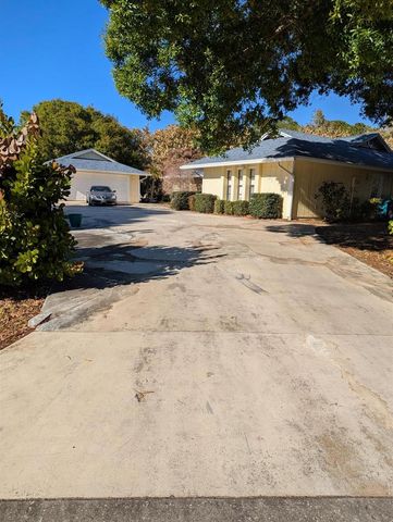 1961 SE Gena Road, Port St. Lucie, FL 34952