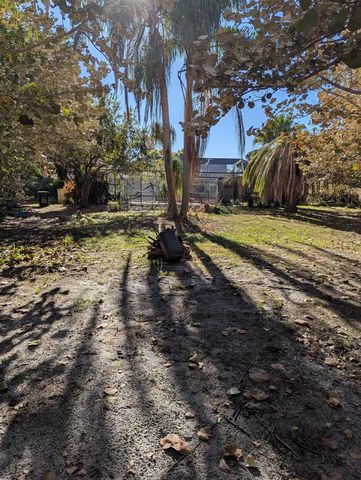 1961 SE Gena Road, Port St. Lucie, FL 34952