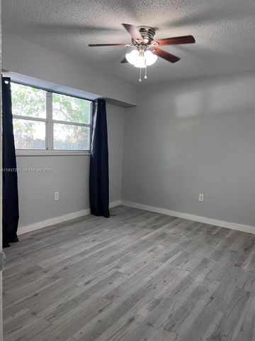 7820 NE Bayshore Ct 104, Miami, FL 33138