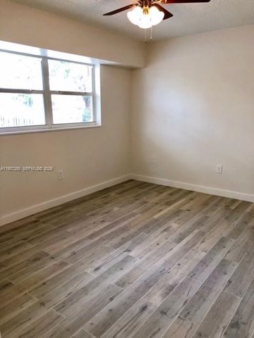 7820 NE Bayshore Ct 104, Miami, FL 33138