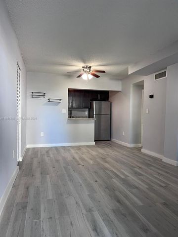 7820 NE Bayshore Ct 104, Miami, FL 33138