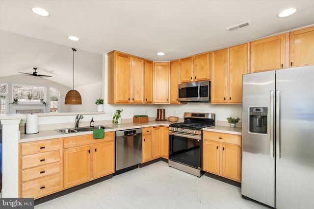 64 TRADITIONS WAY, Lawrenceville, NJ 08648