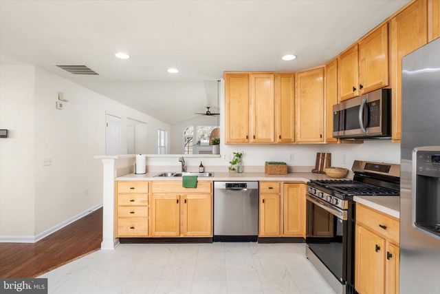 64 TRADITIONS WAY, Lawrenceville, NJ 08648