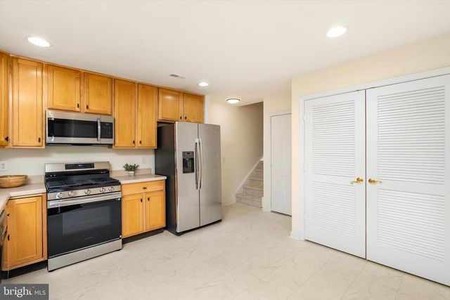 64 TRADITIONS WAY, Lawrenceville, NJ 08648