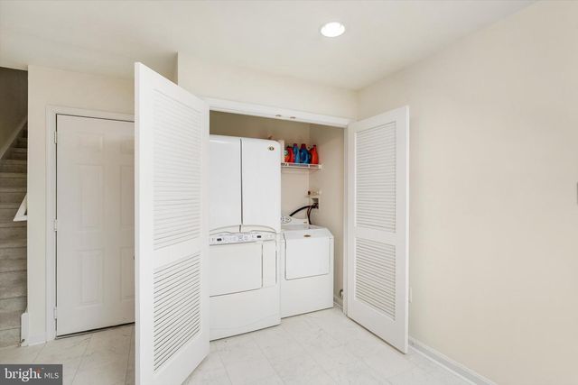 64 TRADITIONS WAY, Lawrenceville, NJ 08648