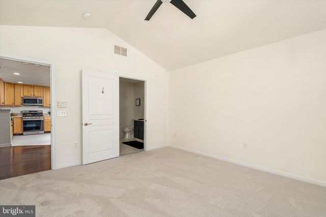 64 TRADITIONS WAY, Lawrenceville, NJ 08648