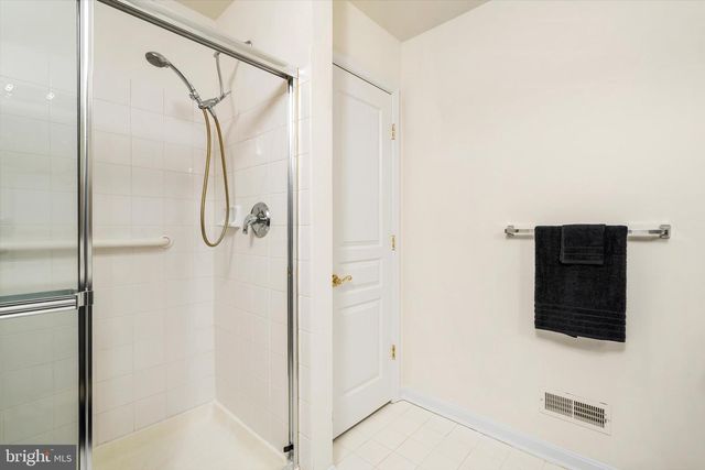 64 TRADITIONS WAY, Lawrenceville, NJ 08648