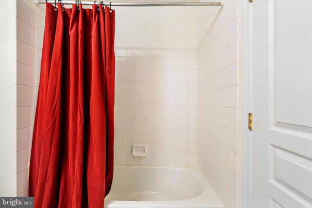 64 TRADITIONS WAY, Lawrenceville, NJ 08648