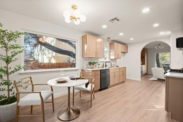 12036 Lincolnshire DR, Austin, TX 78758