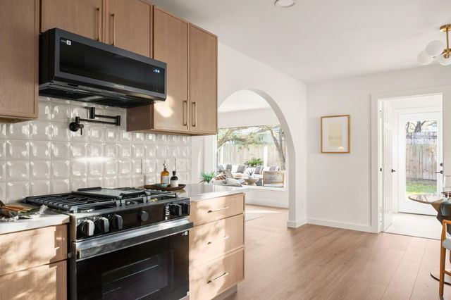 12036 Lincolnshire DR, Austin, TX 78758