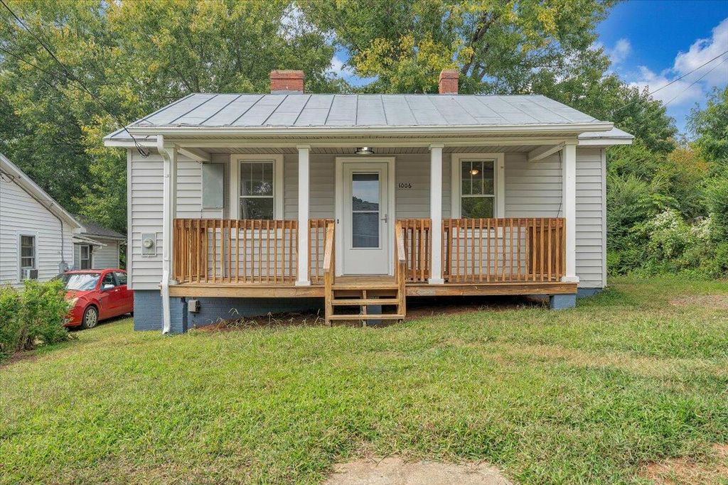 1006 Graves ST, Martinsville, VA 24112