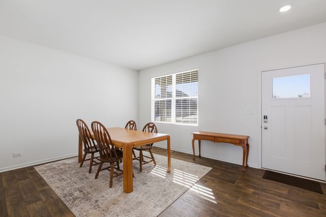 2006 Serenity Lane, Woodstock, IL 60098