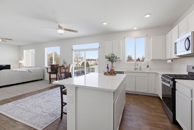 2006 Serenity Lane, Woodstock, IL 60098