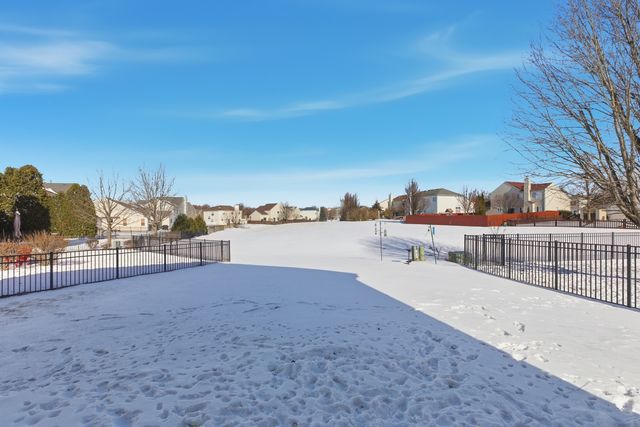 2006 Serenity Lane, Woodstock, IL 60098