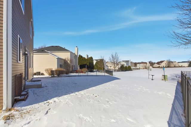 2006 Serenity Lane, Woodstock, IL 60098