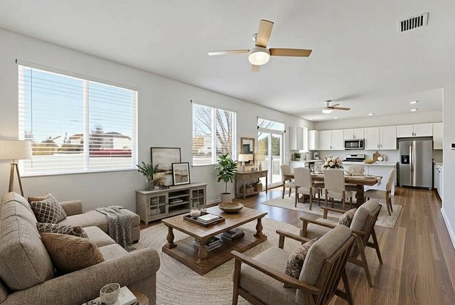 2006 Serenity Lane, Woodstock, IL 60098