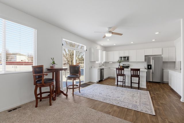 2006 Serenity Lane, Woodstock, IL 60098