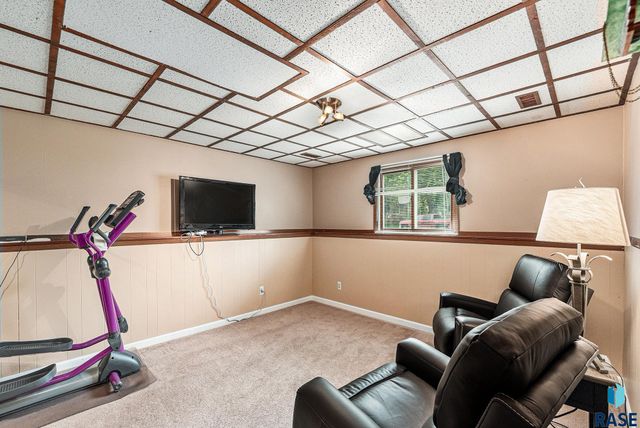 5909 W Bakker Park Dr, Sioux Falls, SD 57106