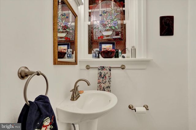 1810 HOLLY RD, Reading, PA 19602