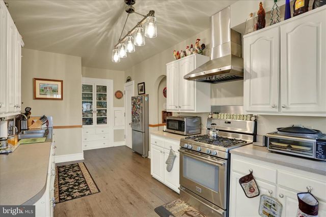 1810 HOLLY RD, Reading, PA 19602