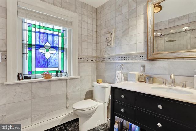 1810 HOLLY RD, Reading, PA 19602