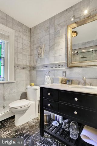 1810 HOLLY RD, Reading, PA 19602