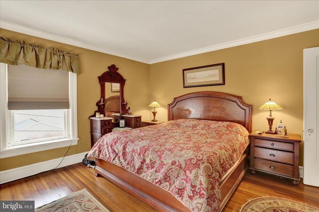 1810 HOLLY RD, Reading, PA 19602