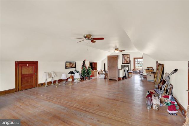 1810 HOLLY RD, Reading, PA 19602