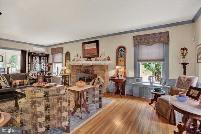 1810 HOLLY RD, Reading, PA 19602