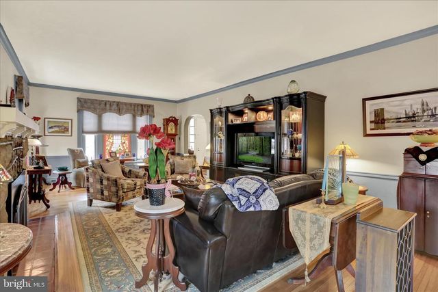 1810 HOLLY RD, Reading, PA 19602