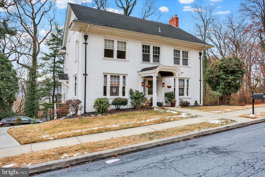 1810 HOLLY RD, Reading, PA 19602