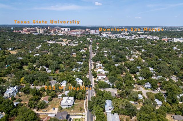 902 W Hopkins ST, San Marcos, TX 78666