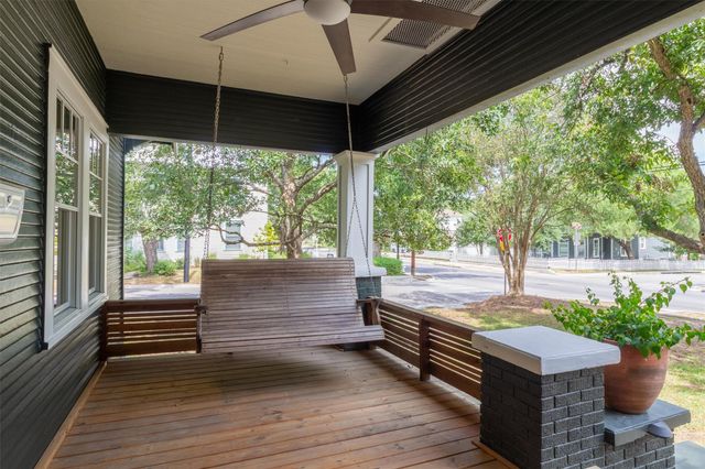 902 W Hopkins ST, San Marcos, TX 78666