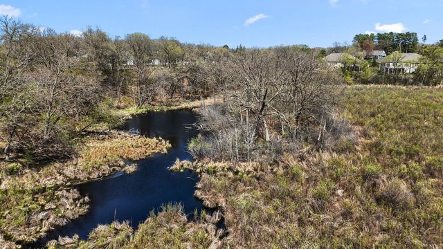 556 County Road C W, Roseville, MN 55113